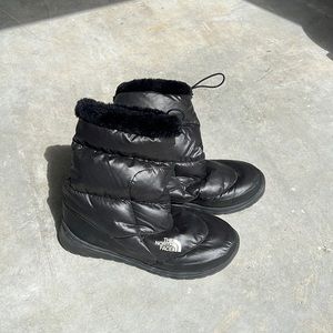 North face easy to put on snow boots!